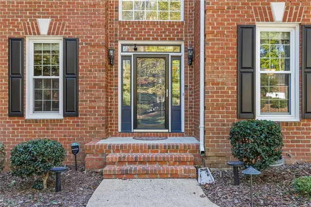 3204 Rider Court, photo 3 of 50