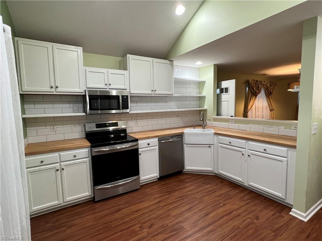 Photo 3 of 17 of 3347 Victoria Park Lane townhome