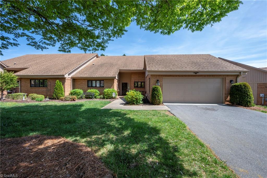 126 Willowbrook Place, Bermuda Run, North Carolina image 1