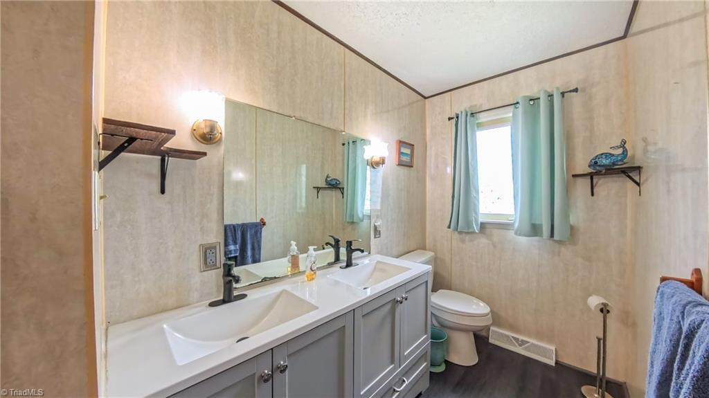 3740 Worrell Drive, Tobaccoville, North Carolina image 38