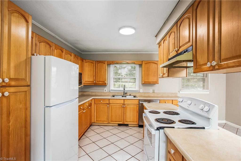 915 Mayford Drive, Kernersville, North Carolina image 9