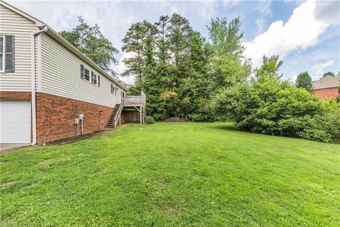 A home in Clemmons