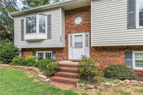 A home in Clemmons