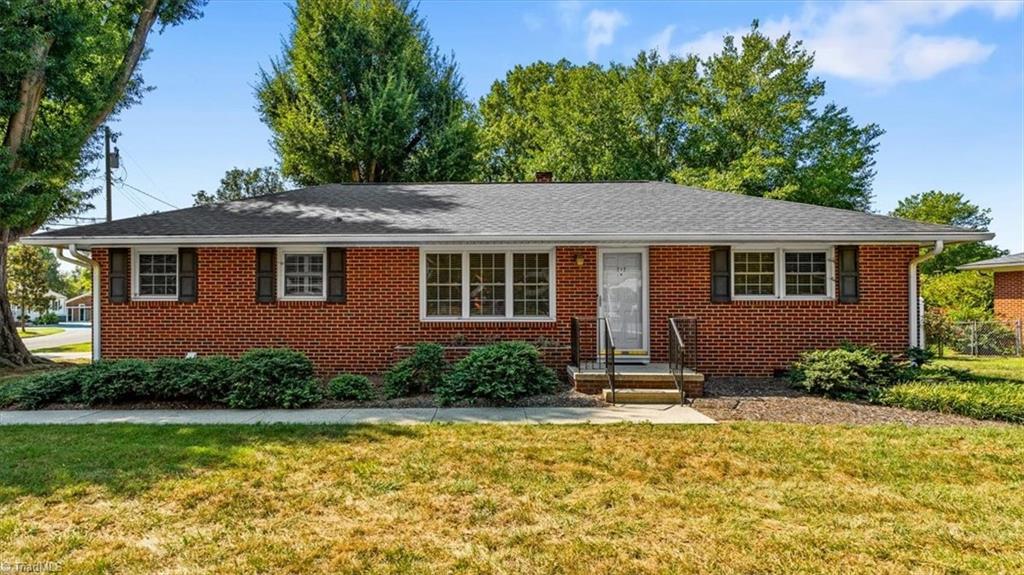 Photo of 212 W Gilbreath Street, Graham, NC 27253 (MLS # 1236529)