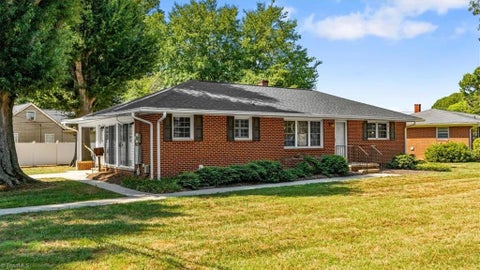 Homes For Sale - 212 W Gilbreath Street<br/> Graham, NC 27253