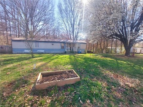Homes For Sale - 3264 Moores Spring Road<br/> Westfield, NC 27053