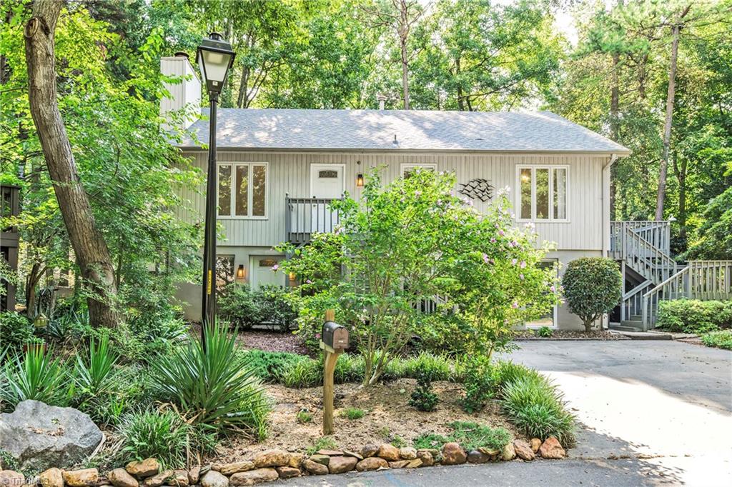 2728 Woodlore Trail