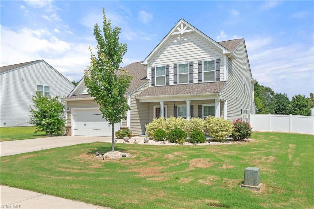 Photo of 2530 William joseph Lane, High Point, NC 27265 (MLS # 1230311)