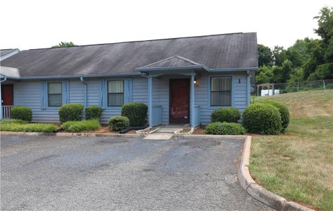 Homes For Rent - 1600 Windsong Court<br/> Forsyth County, Winston-Salem, NC 27127