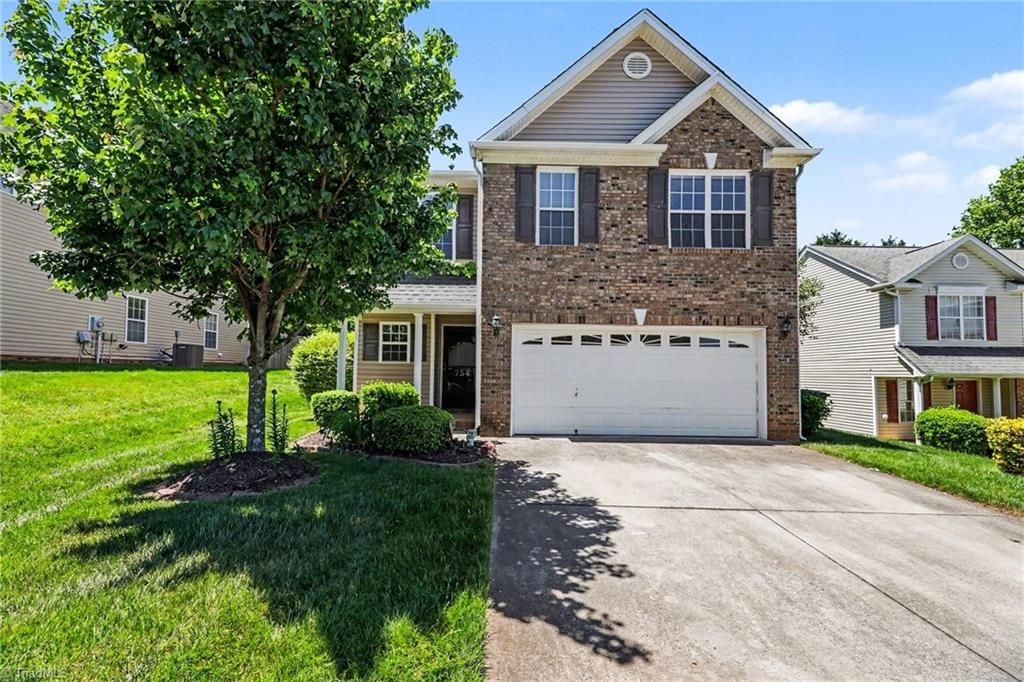 Photo of 754 Peachtree Meadows Circle, Kernersville, NC 27284 (MLS # 1218411)