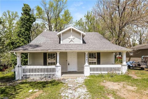 Homes For Sale - 705 Wise Avenue<br/> High Point, NC 27260