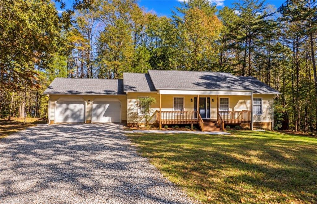 Photo of 3821 View Lane, Yadkinville, NC 27055 (MLS # 1240131)