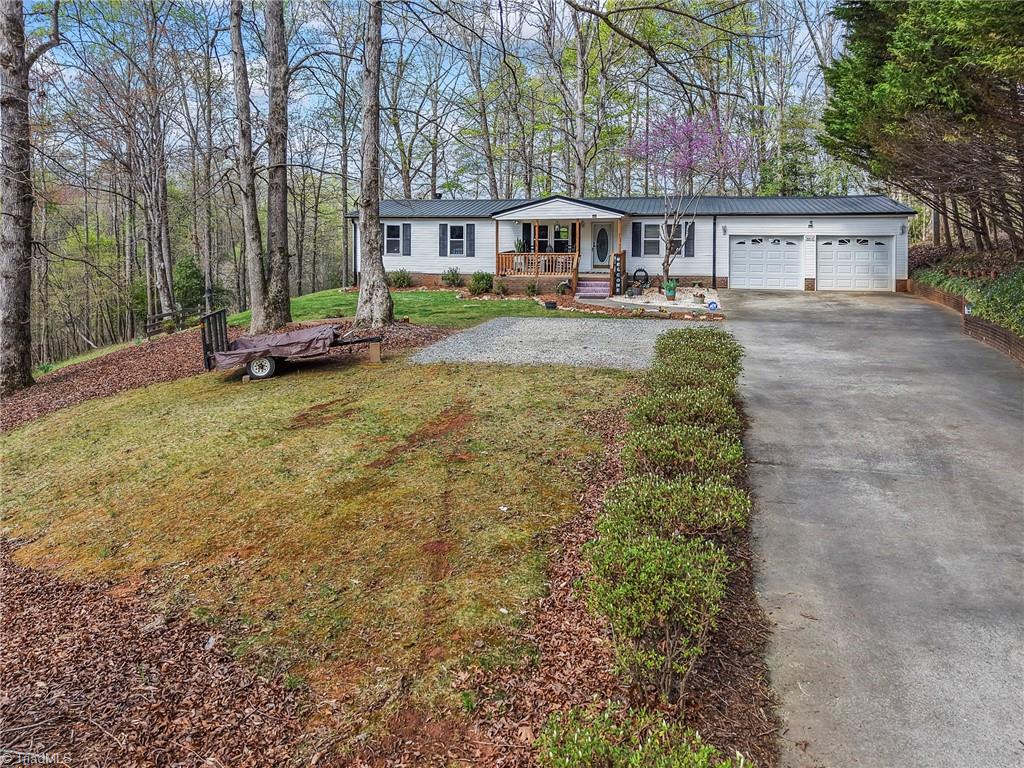 1037 Hendrix Drive, Boonville, North Carolina image 2