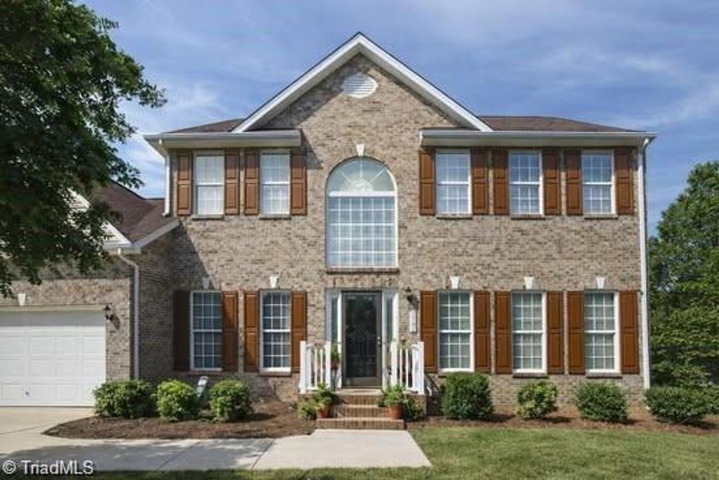 Photo of 2202 Mclaughlin Drive, Greensboro, NC 27406 (MLS # 1218450)