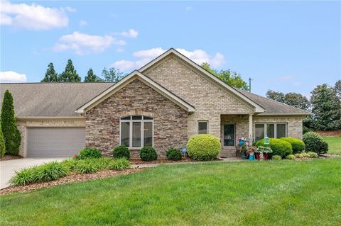 Townhouse For Sale - 6303 Stone Gables Court<br/> Jamestown, NC 27282