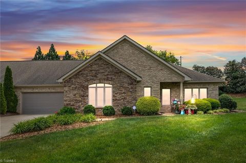 Townhouse For Sale - 6303 Stone Gables Court<br/> Jamestown, NC 27282