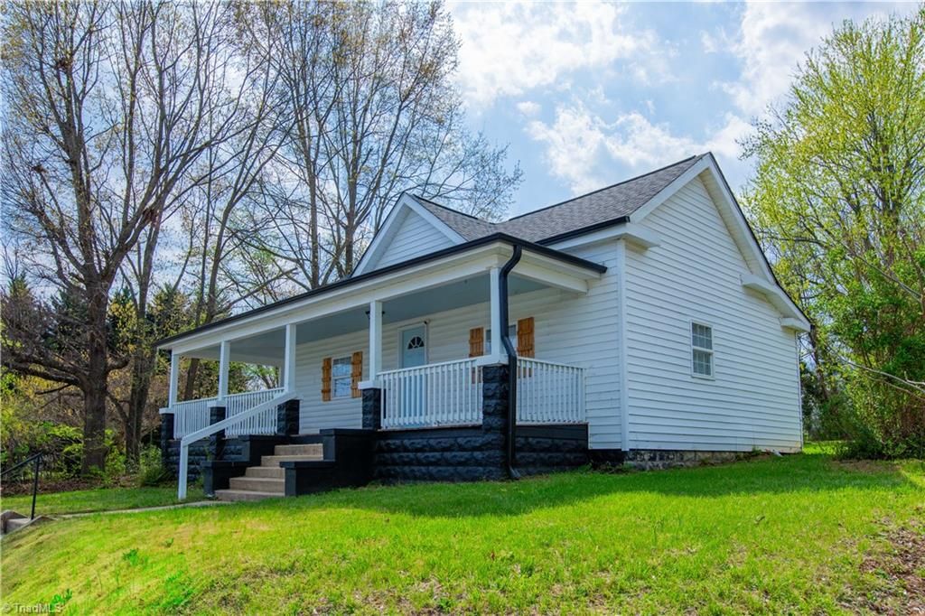 Photo of 514 Barnes Street, Reidsville, NC 27320 (MLS # 1214460)