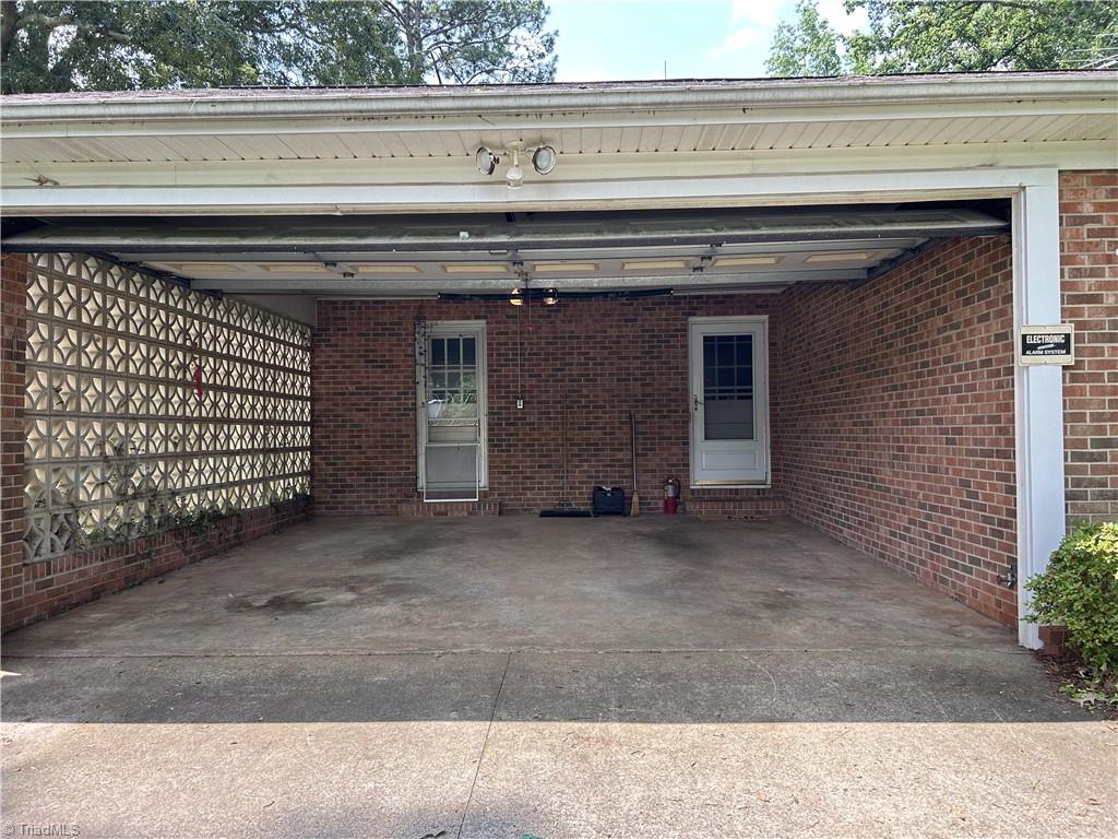 Greensboro, North Carolina 27410, United States, 3 Bedrooms Bedrooms, ,2 BathroomsBathrooms,Residential,Pending,145932