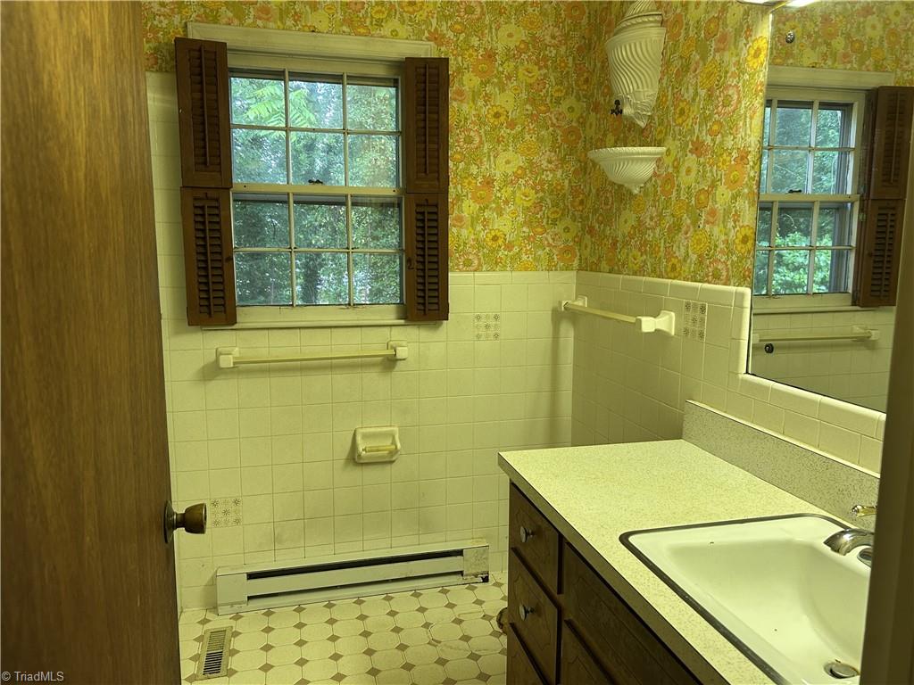 Greensboro, North Carolina 27410, United States, 3 Bedrooms Bedrooms, ,2 BathroomsBathrooms,Residential,Pending,145932