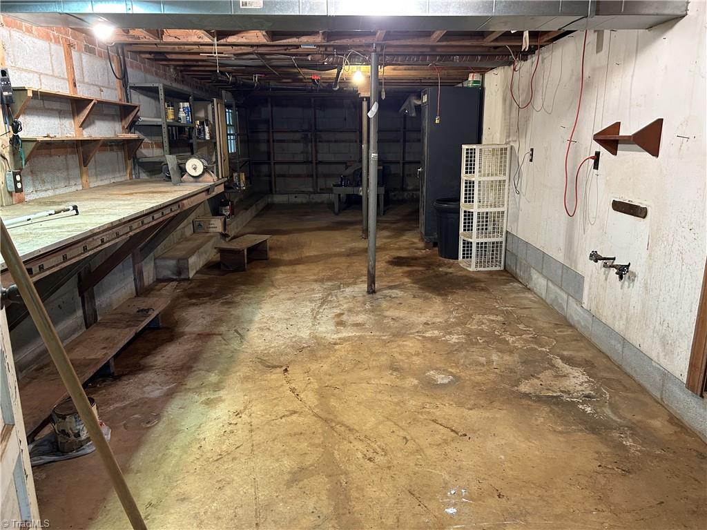 Greensboro, North Carolina 27410, United States, 3 Bedrooms Bedrooms, ,2 BathroomsBathrooms,Residential,Pending,145932