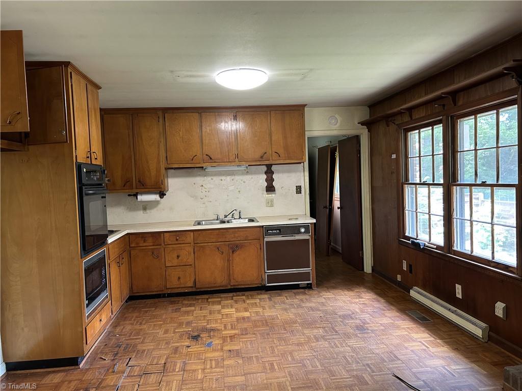 Greensboro, North Carolina 27410, United States, 3 Bedrooms Bedrooms, ,2 BathroomsBathrooms,Residential,Pending,145932