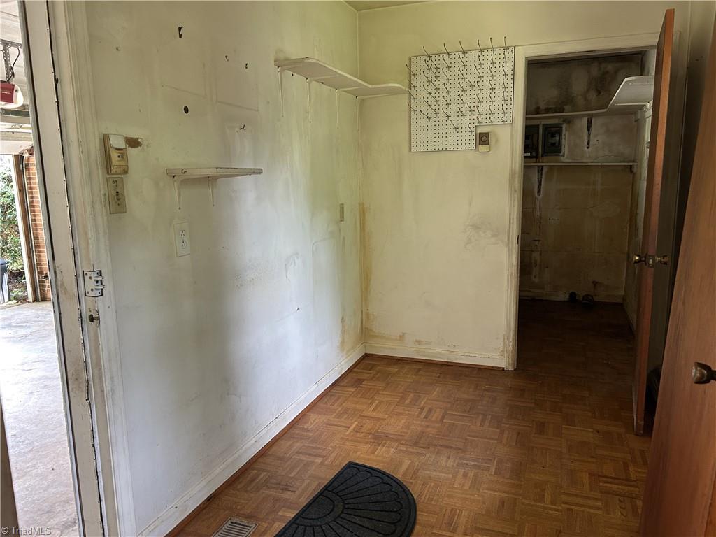 Greensboro, North Carolina 27410, United States, 3 Bedrooms Bedrooms, ,2 BathroomsBathrooms,Residential,Pending,145932