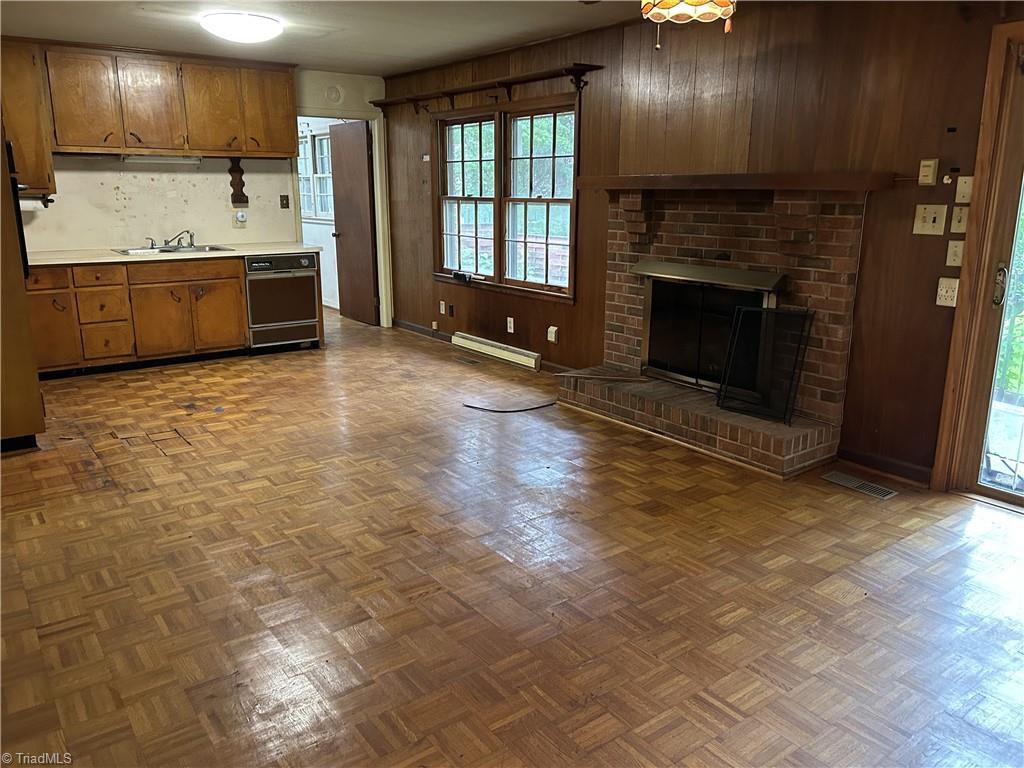 Greensboro, North Carolina 27410, United States, 3 Bedrooms Bedrooms, ,2 BathroomsBathrooms,Residential,Pending,145932