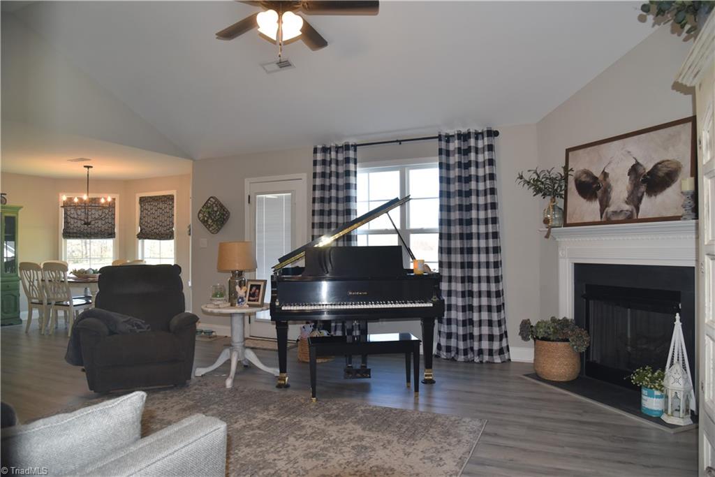 10 Roselynn Lane, Thomasville, North Carolina image 5
