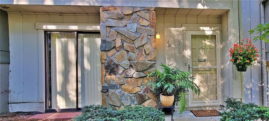 Photo of 203 Lamplighter Circle, Winston-Salem, NC 27104 (MLS # 1207356)