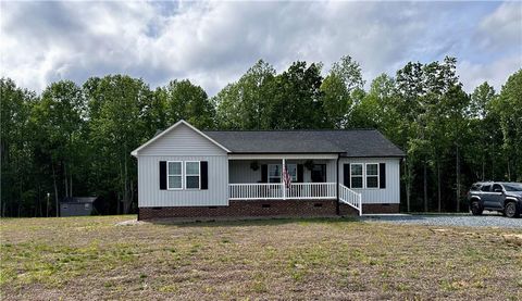 Homes For Sale - 4442 New Hope Church Road<br/> Asheboro, NC 27205