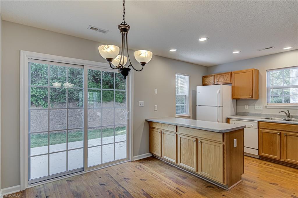 Photo 7 of 24 of 1931 Ray Alexander Drive townhome