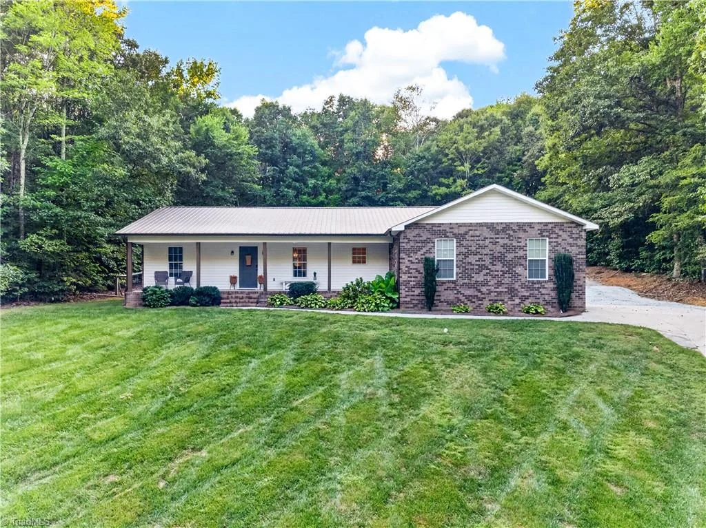860 Black Lake Road, Thomasville, NC, 27360