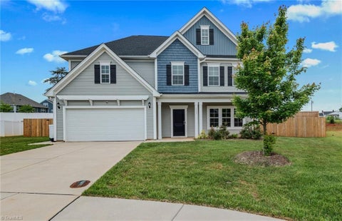 Homes For Sale - 6267 Finch Meadow Court<br/> Clemmons, NC 27012