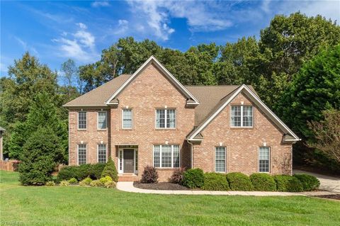 8916 Grove Park Drive Oak Ridge NC 27310