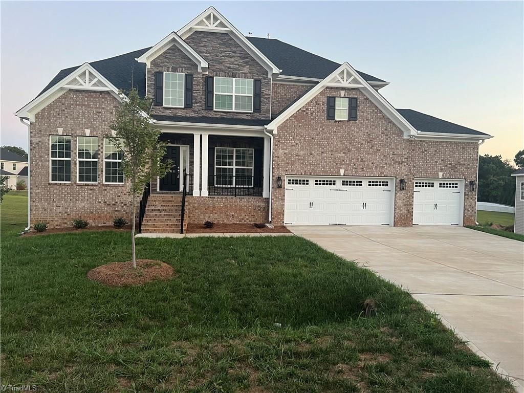 Photo of 1096 Hollow Creek Lane #16, Kernersville, NC 27284 (MLS # 1166180)