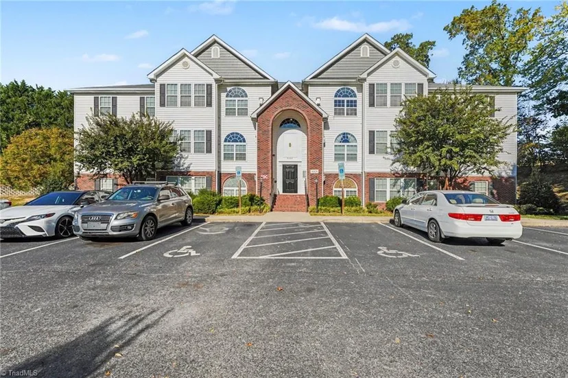 4305 Timberbrooke Drive Unit 3C, photo 1 of 27