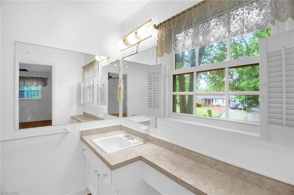 3106 Winchester Drive, Greensboro, North Carolina image 29