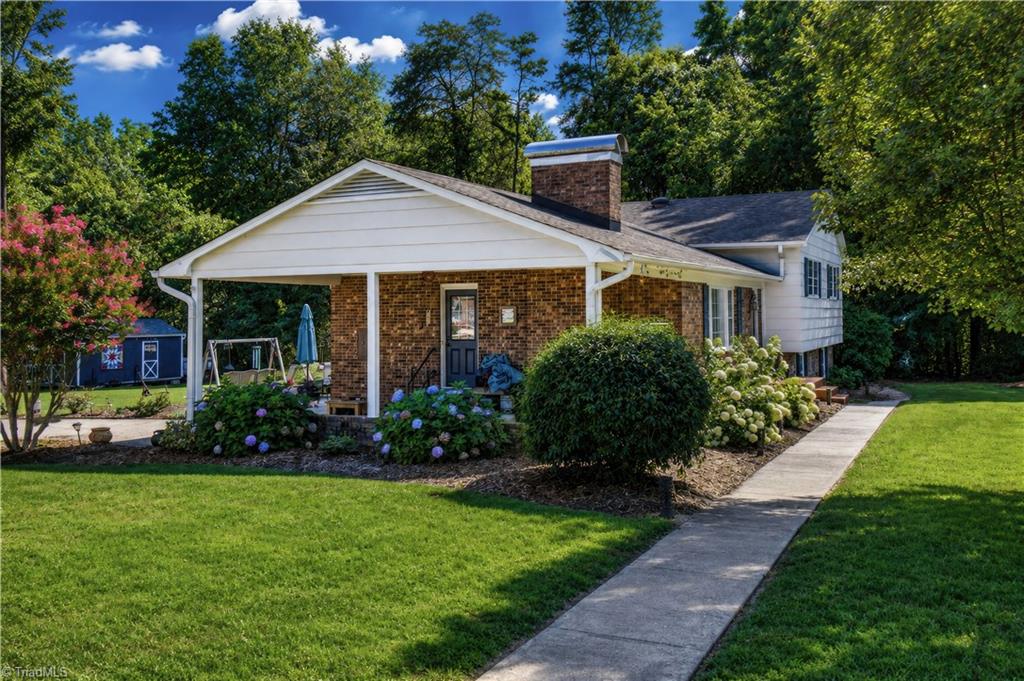Photo of 1251 Union Cross Road, Kernersville, NC 27284 (MLS # 1229823)