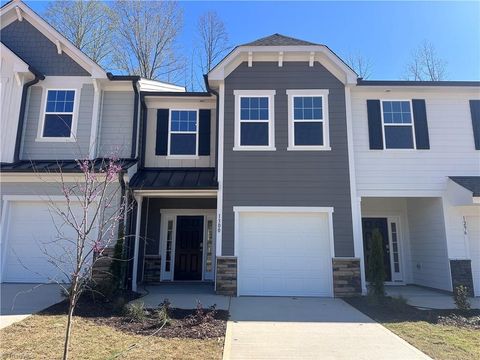 Townhouse For Sale - 1300 Hammond Drive<br/> Mebane, NC 27302