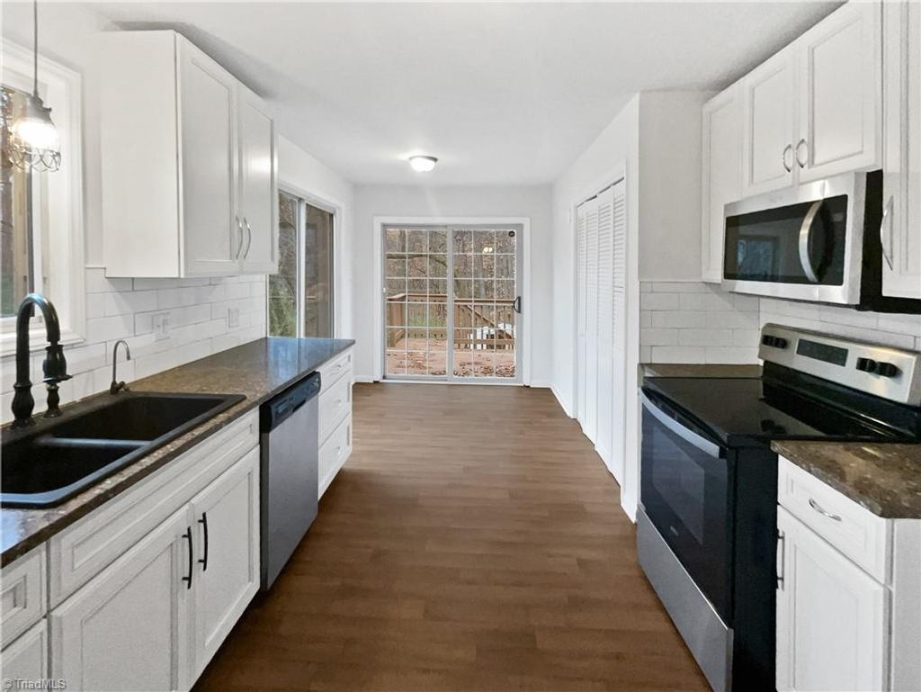 Photo of 150 Roswell Drive, Kernersville, NC 27284 (MLS # 1204165)