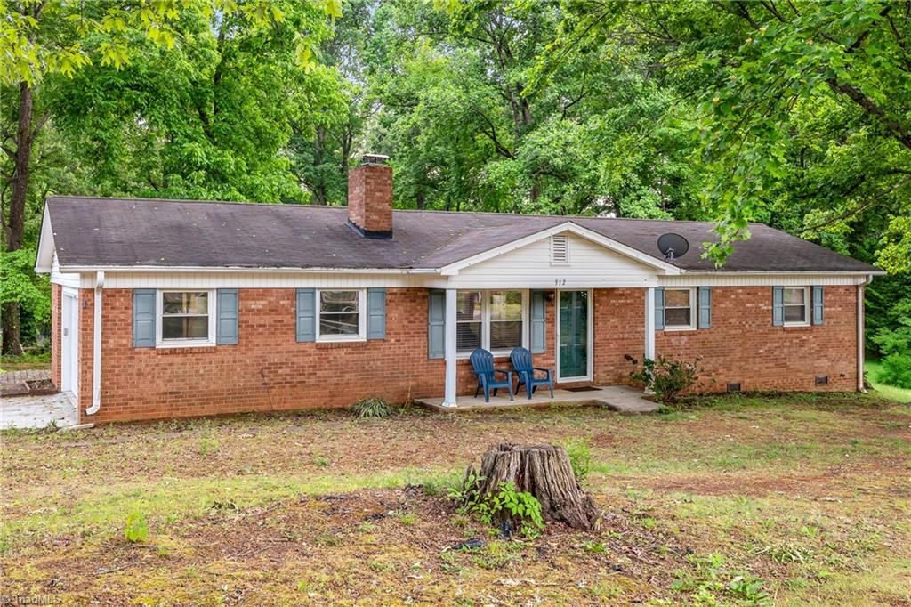 Photo of 312 tanbark Lane, Kernersville, NC 27284 (MLS # 1217990)