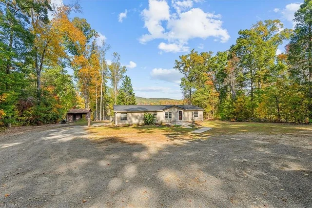 3324 Old Tree Road, photo 3 of 37