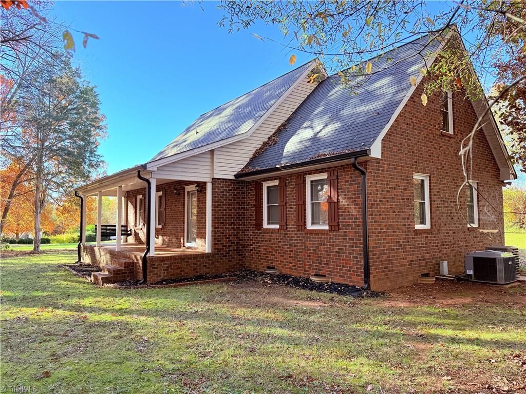 Photo of 435 Overland Trail, Stoneville, NC 27048 (MLS # 1203562)