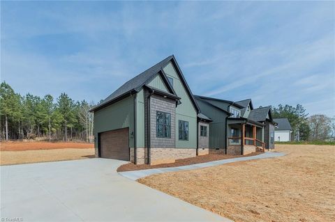 Homes For Sale - 1314 Riverside Drive<br/> Lexington, NC 27292