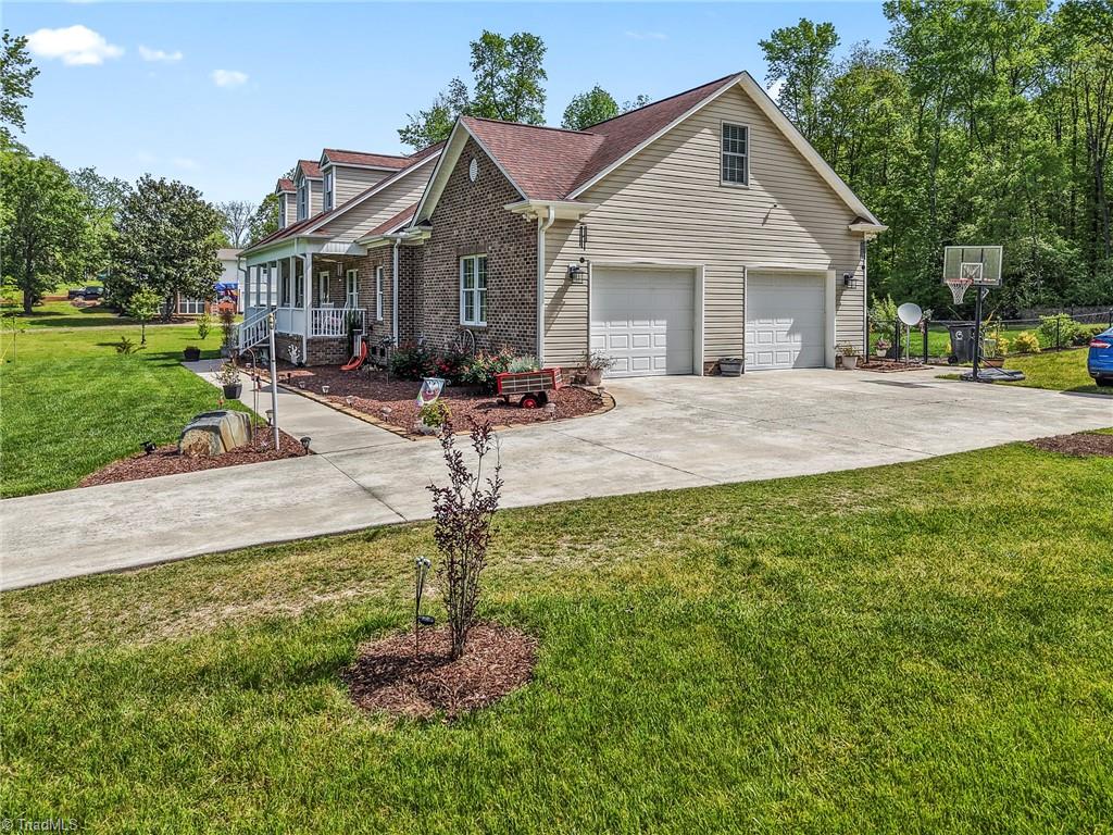 2515 Woodlyn Way, Greensboro, North Carolina image 8