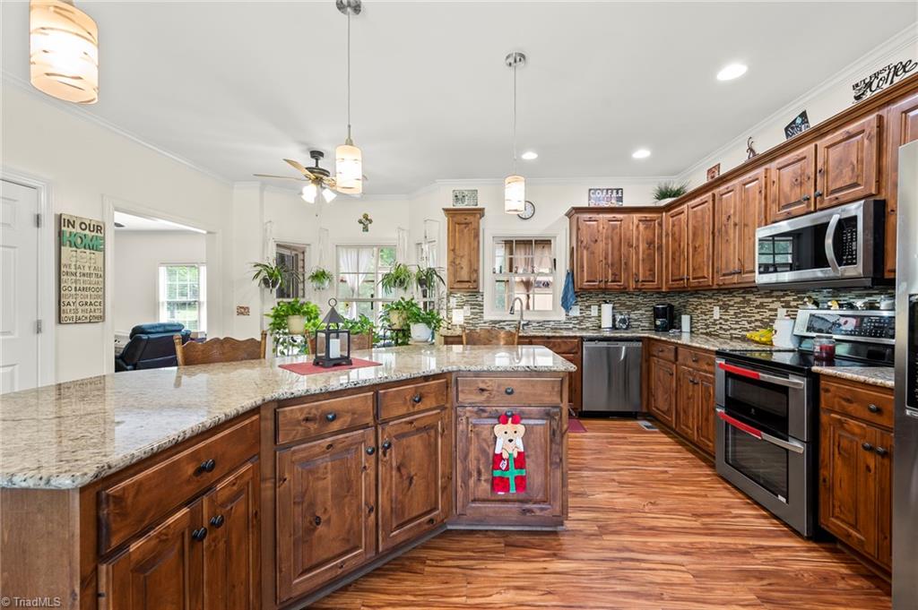 2515 Woodlyn Way, Greensboro, North Carolina image 27