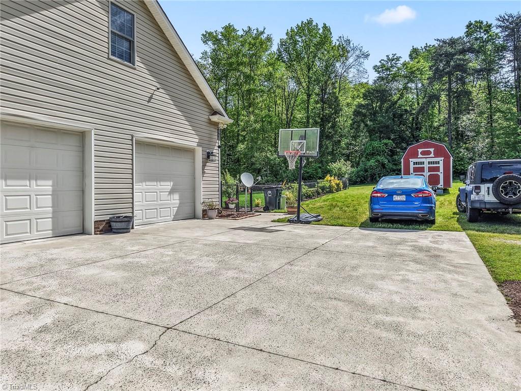 2515 Woodlyn Way, Greensboro, North Carolina image 10