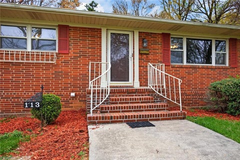 Townhouse For Sale - 113 Green Valley Road<br/> Greensboro, NC 27408