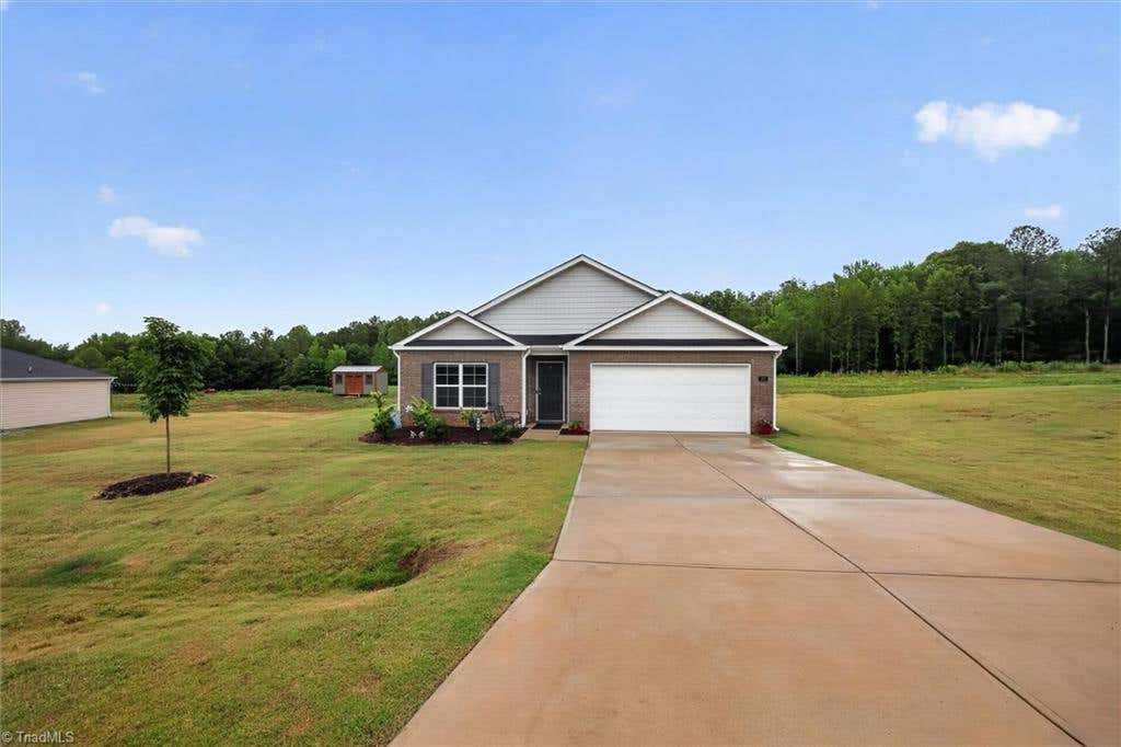 Photo of 196 Beebop Lane, Lexington, NC 27295 (MLS # 1233112)
