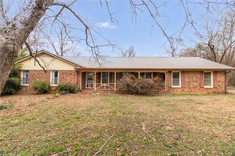 Homes For Sale - 2533 Reedy Creek Road<br/> Lexington, NC 27295